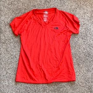 The North face tee